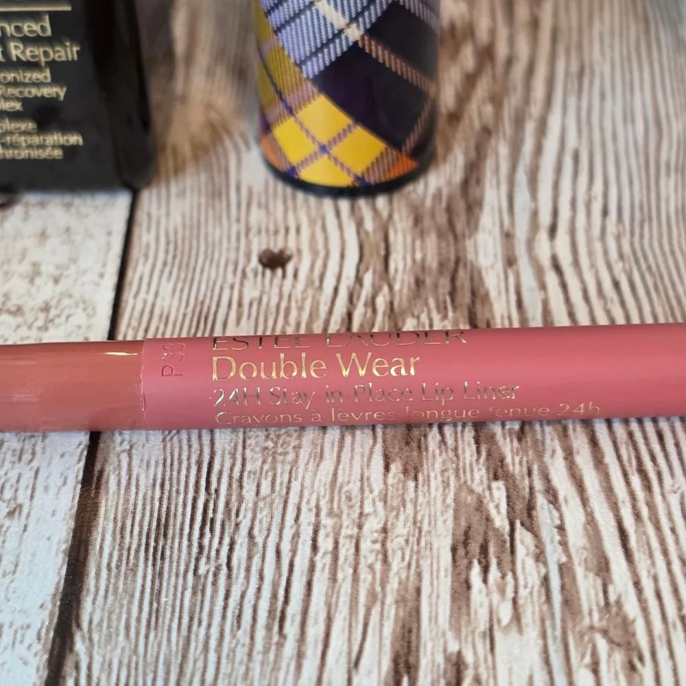 Women's Estée Lauder set of 6 travel size
